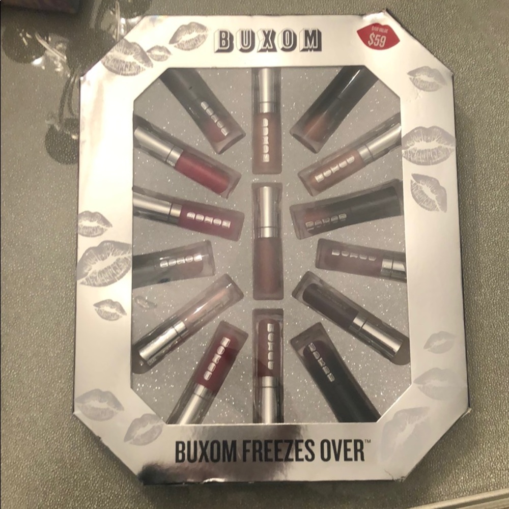 Buxom lips